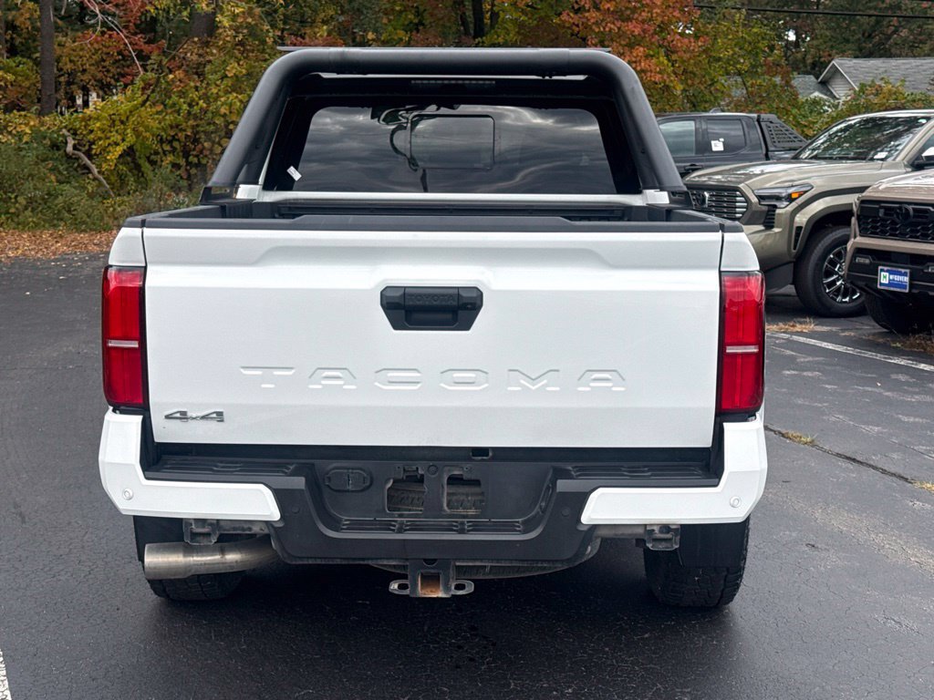 Certified 2024 Toyota Tacoma SR5 AWD/4WD image 7