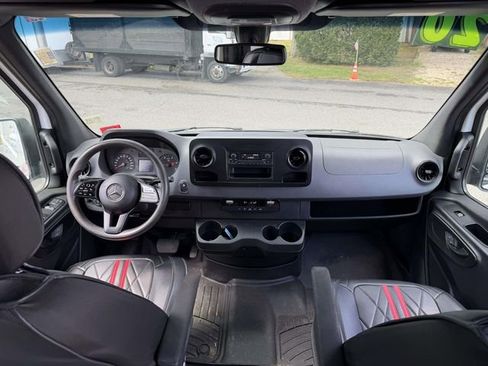 Used 2020 Mercedes-Benz Sprinter 2500 image 15