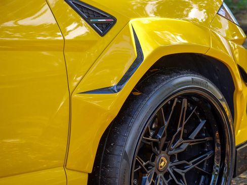 Used 2021 Lamborghini Urus Sport Utility 4D image 22