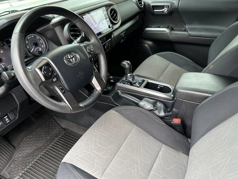 Used 2023 Toyota Tacoma TRD Off-Road AWD/4WD image 10