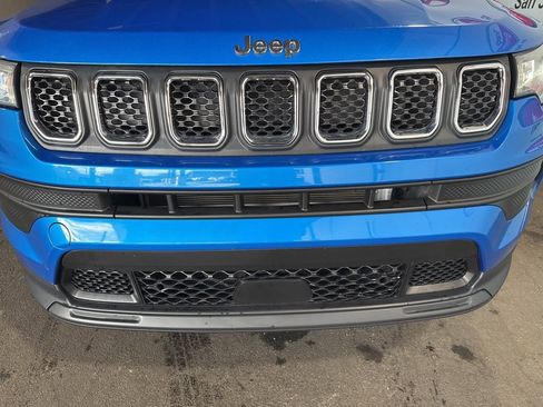 Used 2023 Jeep Compass Sport image 12