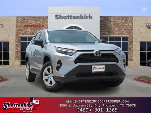 Used 2025 Toyota RAV4 LE AWD/4WD image 1