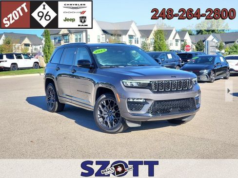 Used 2025 Jeep Grand Cherokee Summit w/ Obsidian Package AWD/4WD image 1