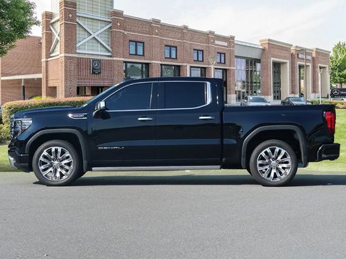 Used 2024 GMC Sierra 1500 Denali w/ Denali Reserve Package AWD/4WD image 8