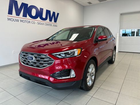 Used 2024 Ford Edge Titanium w/ Equipment Group 301A AWD/4WD image 2