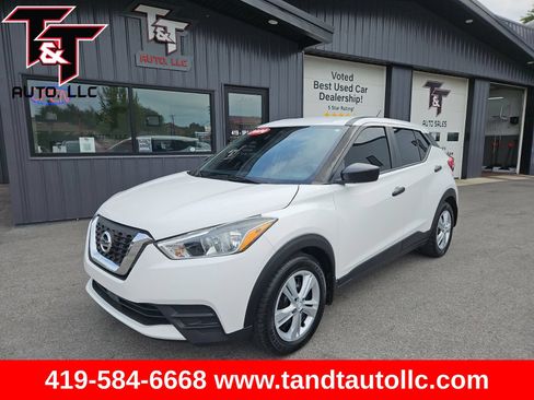 Used 2020 Nissan Kicks S FWD image 1