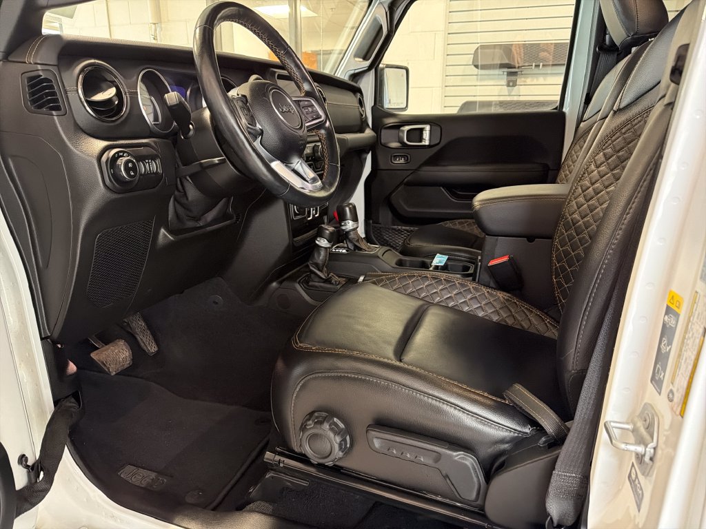 Used 2021 Jeep Gladiator Overland AWD/4WD image 3