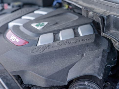 Used 2019 Alfa Romeo Stelvio Quadrifoglio image 21