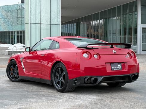 Used 2015 Nissan GT-R Black Edition image 58
