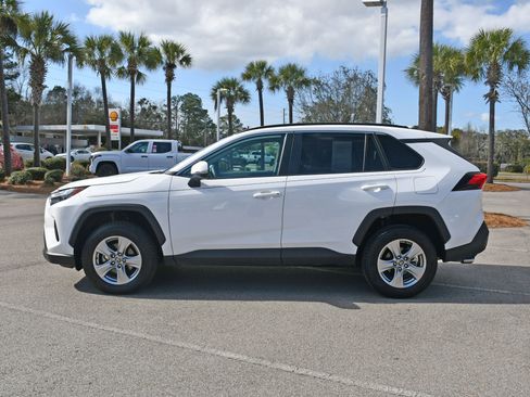 Certified 2023 Toyota RAV4 XLE w/ Convenience Package image 6