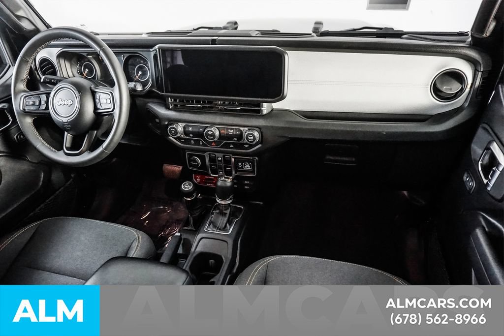Used 2025 Jeep Wrangler Unlimited Sport AWD/4WD image 21