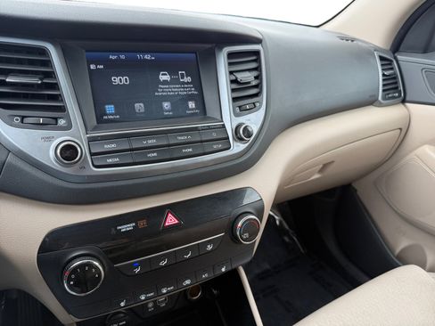 Used 2018 Hyundai Tucson SEL FWD image 12