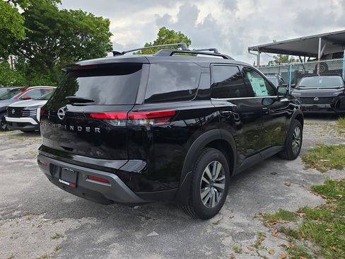 New 2026 Nissan Pathfinder SL FWD image 7