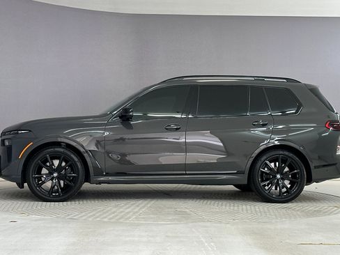 Certified 2025 BMW X7 M60i AWD/4WD image 2