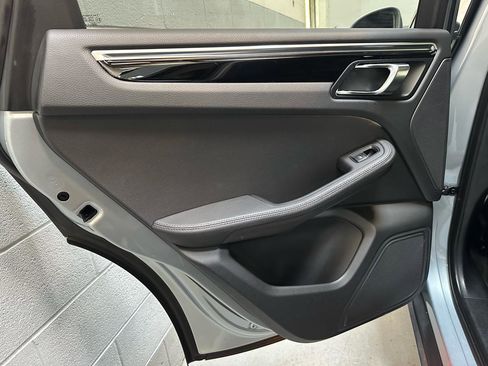 Used 2023 Porsche Macan image 13