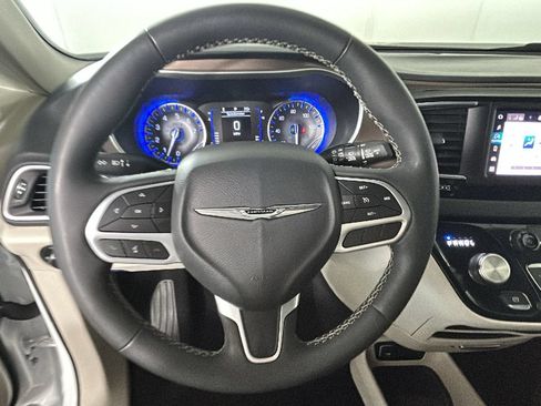 Used 2023 Chrysler Voyager LX FWD image 16