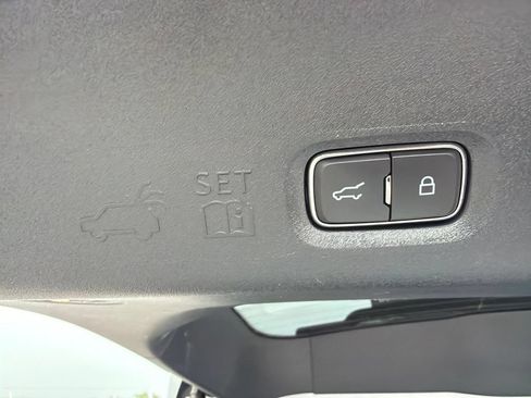 Used 2025 Ford Expedition Active AWD/4WD image 7