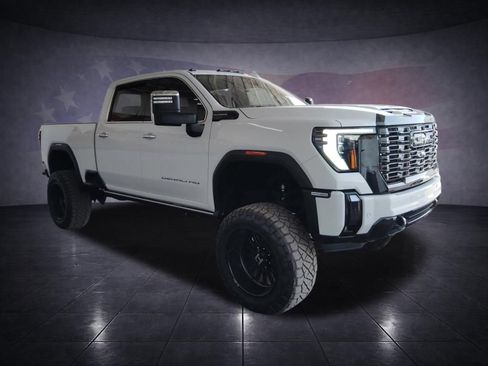 Used 2024 GMC Sierra 2500 Denali Ultimate AWD/4WD image 7