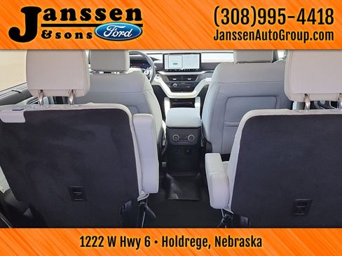 Used 2025 Ford Explorer Platinum w/ Ultimate Package AWD/4WD image 13