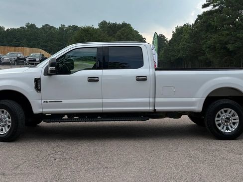 Used 2018 Ford F250 XLT w/ XLT Value Package AWD/4WD image 3