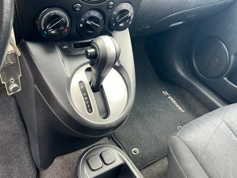 Used 2011 MAZDA MAZDA2 Sport FWD image 20