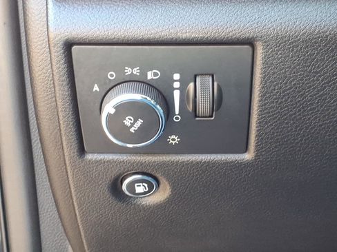 Used 2017 Jeep Grand Cherokee Limited image 12