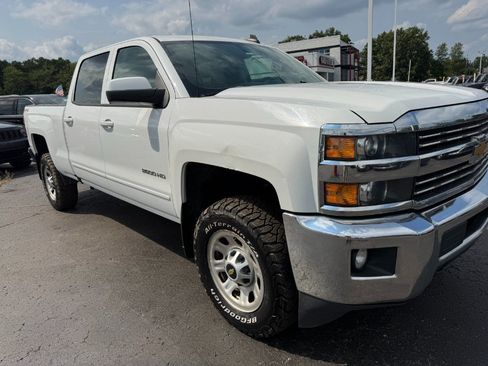 Used 2018 Chevrolet Silverado 2500 LT AWD/4WD image 12