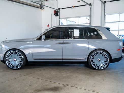 Used 2022 Rolls-Royce Cullinan image 9