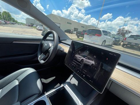 Used 2022 Tesla Model 3 Long Range AWD/4WD image 6