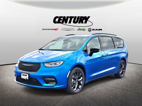 New 2026 Chrysler Pacifica Select w/ S Appearance Package FWD image 8