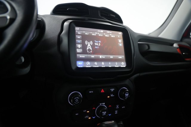 Used 2023 Jeep Renegade Trailhawk w/ Trailhawk Elite Group AWD/4WD image 21
