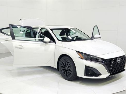 Certified 2026 Nissan Altima 2.5 SV w/ SV Special Edition Package FWD image 29