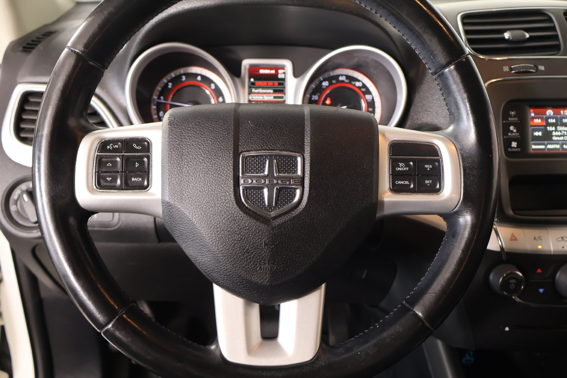 Used 2020 Dodge Journey SE w/ SE Popular Equipment Group FWD image 3