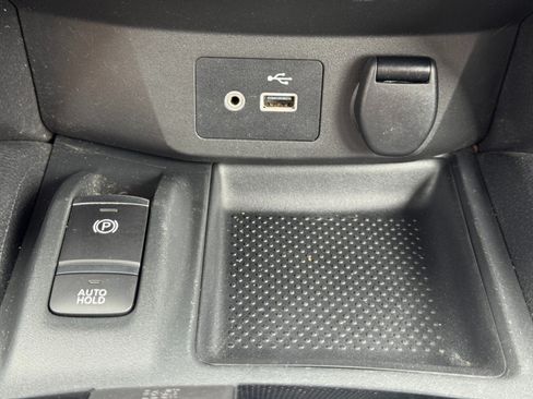 Used 2019 Nissan Rogue SV w/ Premium Package FWD image 28