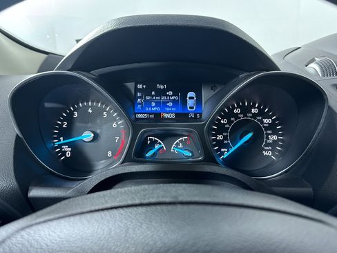 Used 2017 Ford Escape SE w/ Equipment Group 201A image 10