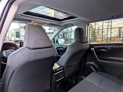 Used 2019 Toyota RAV4 XLE w/ Convenience Package image 39