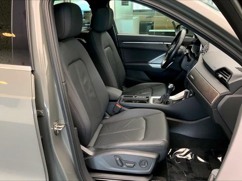 Used 2020 Audi Q3 2.0T Premium Plus w/ Premium Plus Package AWD/4WD image 9