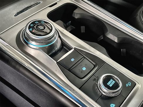 Used 2022 Ford Explorer XLT w/ Equipment Group 202A image 23