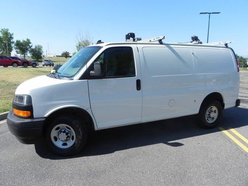 Used 2021 Chevrolet Express 2500 w/ Enhanced Convenience Package image 3
