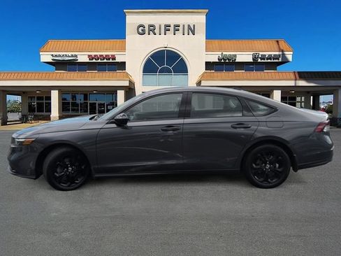 Used 2025 Honda Accord SE image 9