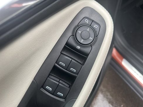 Used 2020 Buick Encore GX Essence w/ Advanced Technology Package image 10