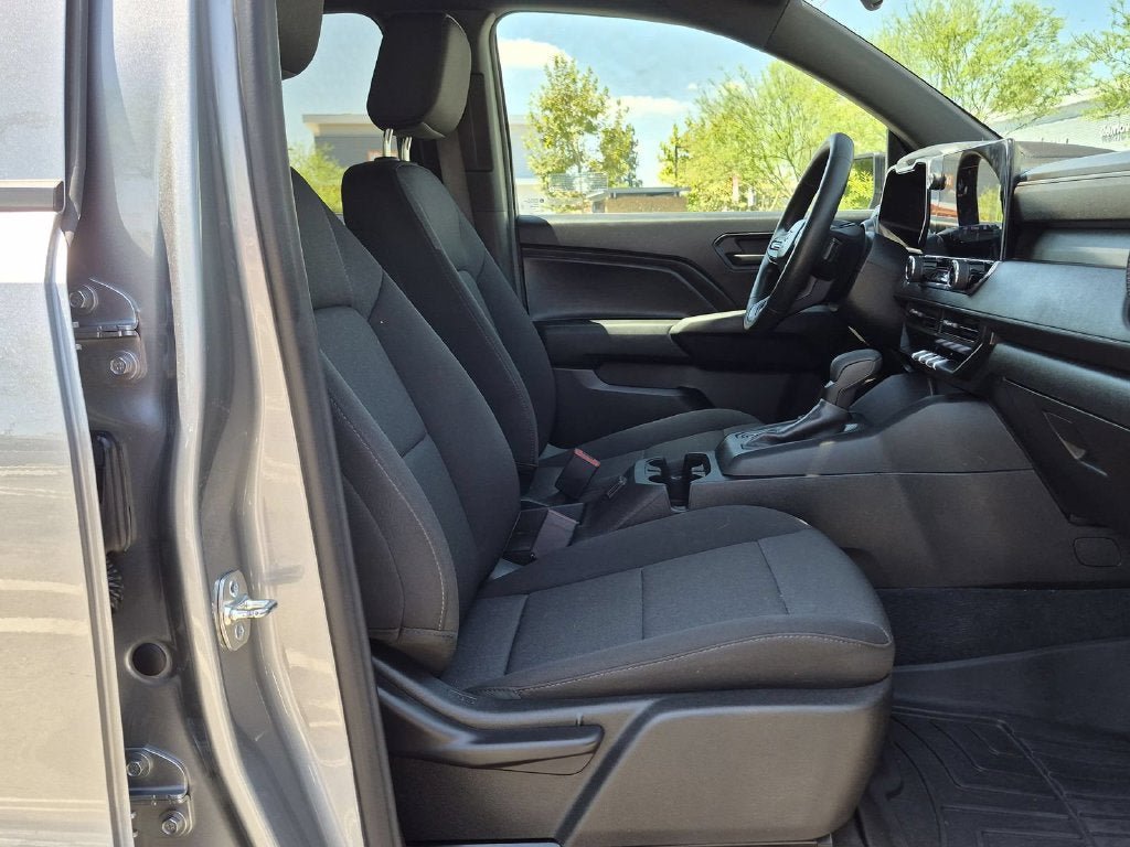 Used 2024 Chevrolet Colorado W/T RWD image 29