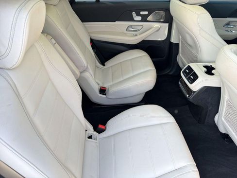 Used 2024 Mercedes-Benz GLS 450 4MATIC image 30