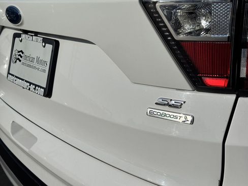 Used 2017 Ford Escape SE FWD image 17