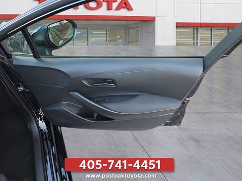 Used 2025 Toyota Corolla LE FWD image 27