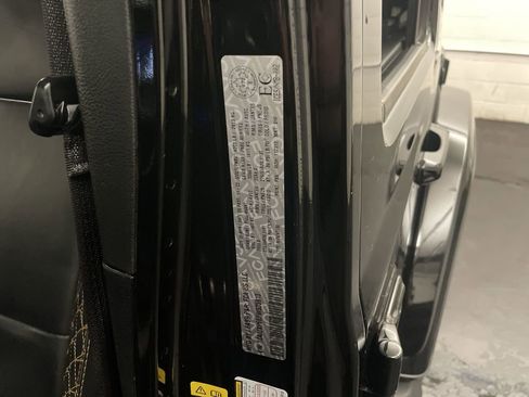 Used 2023 Jeep Wrangler Unlimited Sahara AWD/4WD image 27