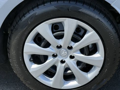 Used 2022 Toyota Corolla LE FWD image 14
