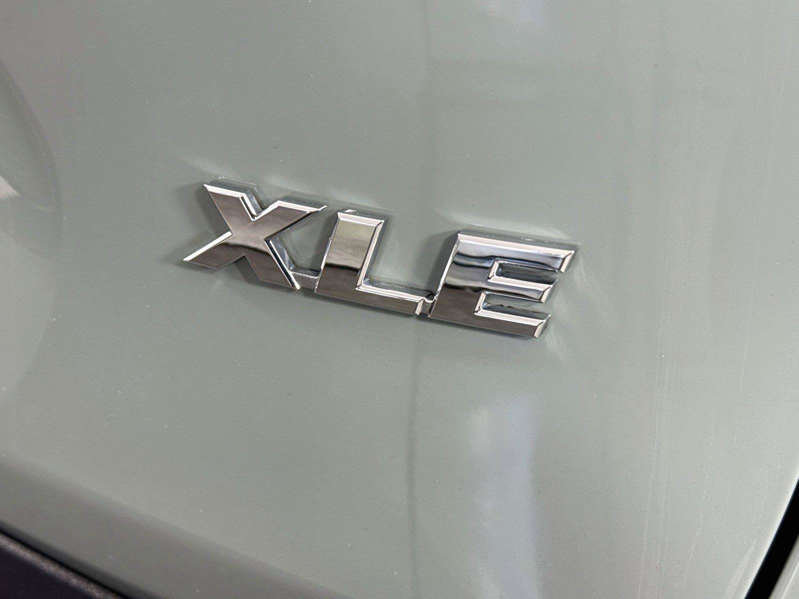 Used 2019 Toyota RAV4 XLE w/ Convenience Package FWD image 14