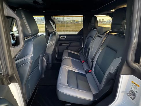 Used 2024 Ford Bronco Outer Banks image 13