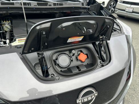Used 2025 Nissan Leaf S FWD image 55